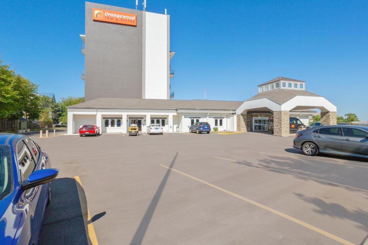 Orangewood Inn & Suites Kansas City Airport Exterior foto