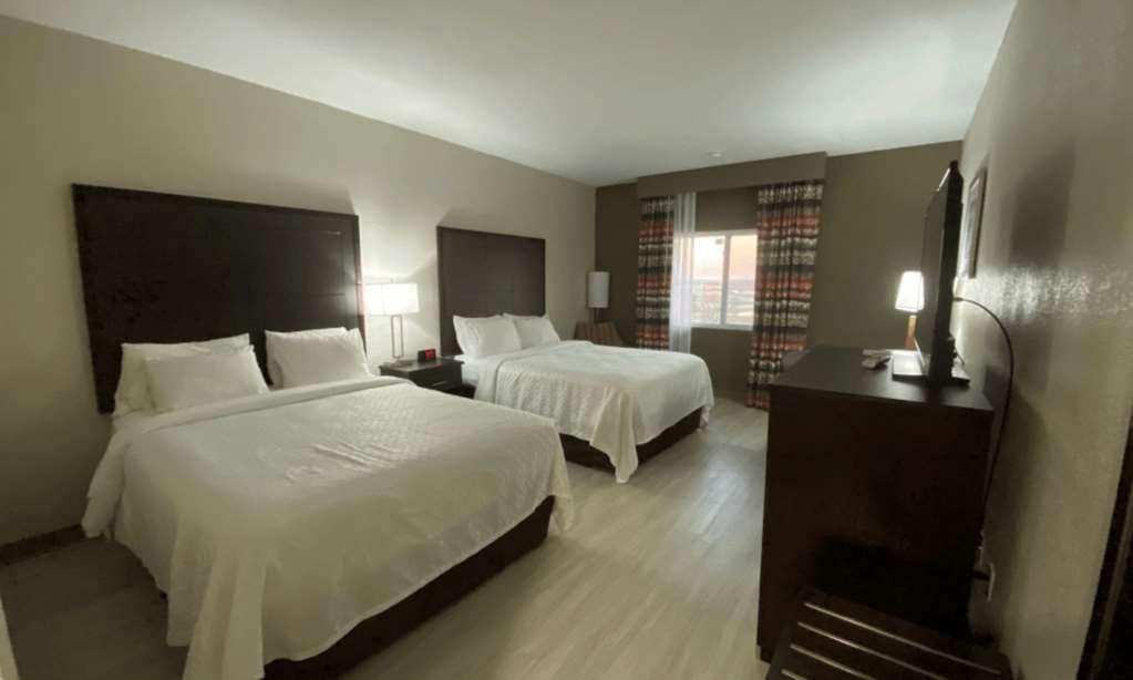 Orangewood Inn & Suites Kansas City Airport Quarto foto